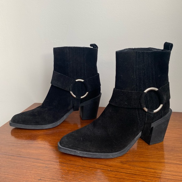 Suede Black Heel Boots with removable strap - Picture 16 of 16